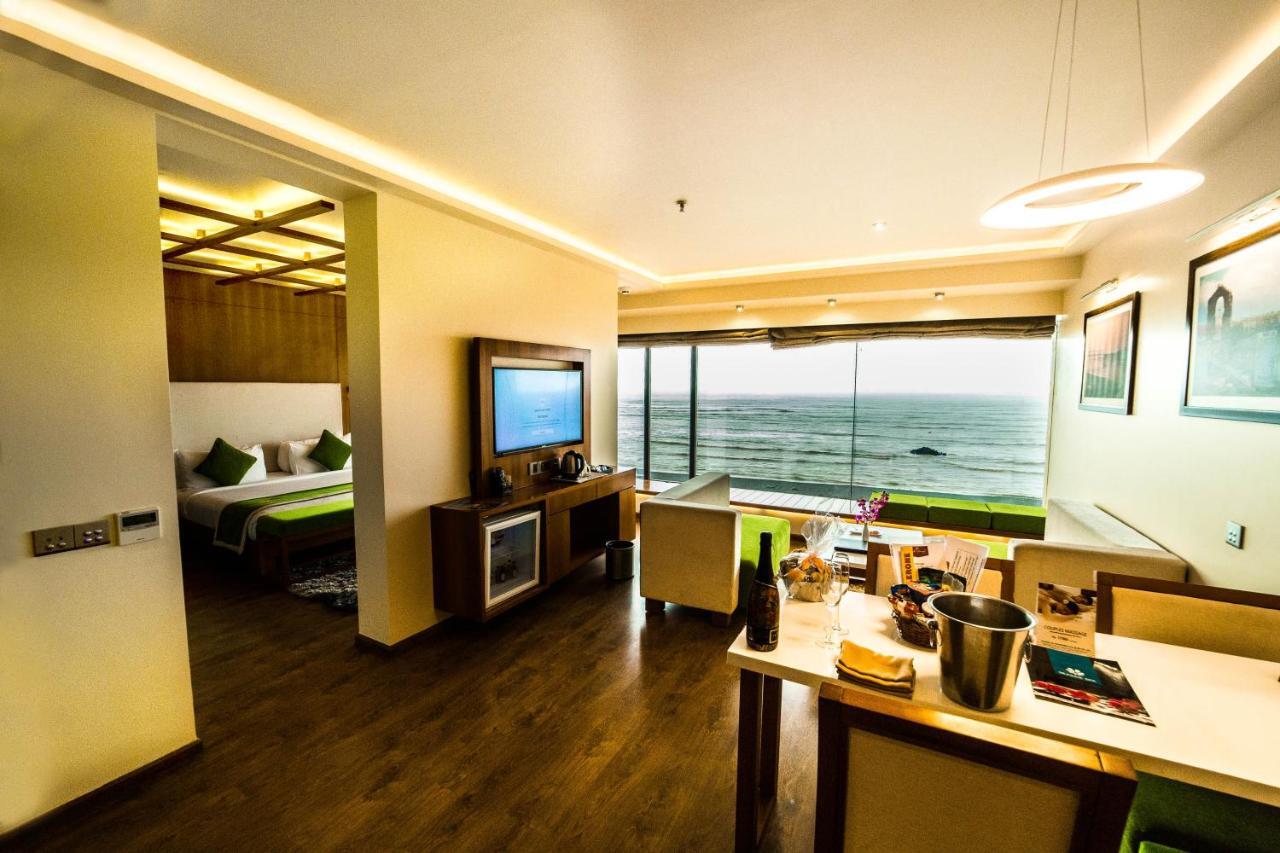 The Gold Beach Resort Даман Экстерьер фото